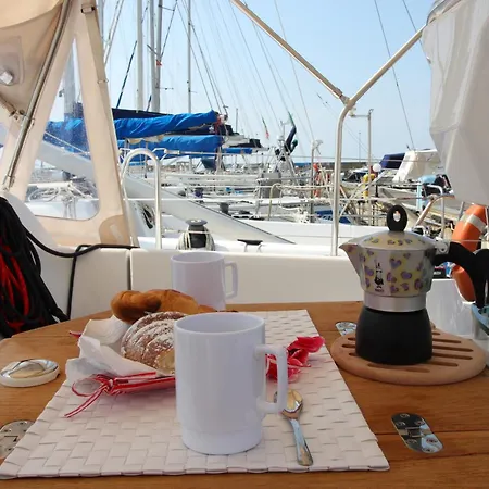 Boat & Sailing Torregrande Sinis Yachting *