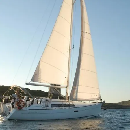 Úszó hotel Boat & Sailing Torregrande Sinis Yachting Oristano